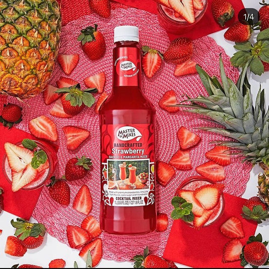 Strawberry Daiquiri & Margarita Mixer med jordbær, ananas og cocktails